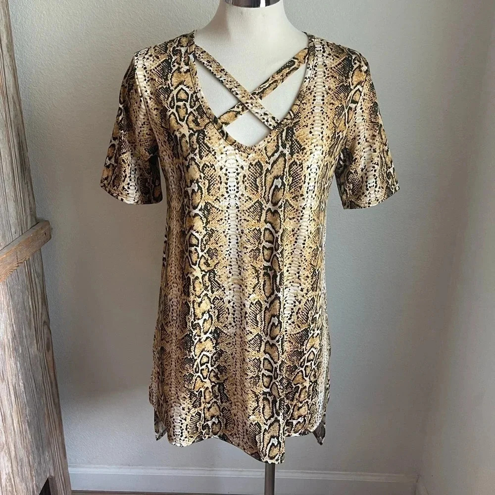 Now n forever women tunic top snakeskin size medium new stretchy western boho